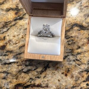 18K White Gold Brilliant Earth Wedding Set